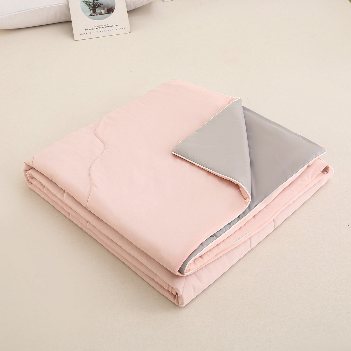 91家纺网 家纺一手货源 找家纺 天之悦家纺 2026新款A类冰淇淋冰皮小凉被夏被夏凉被空调被 粉色+灰色