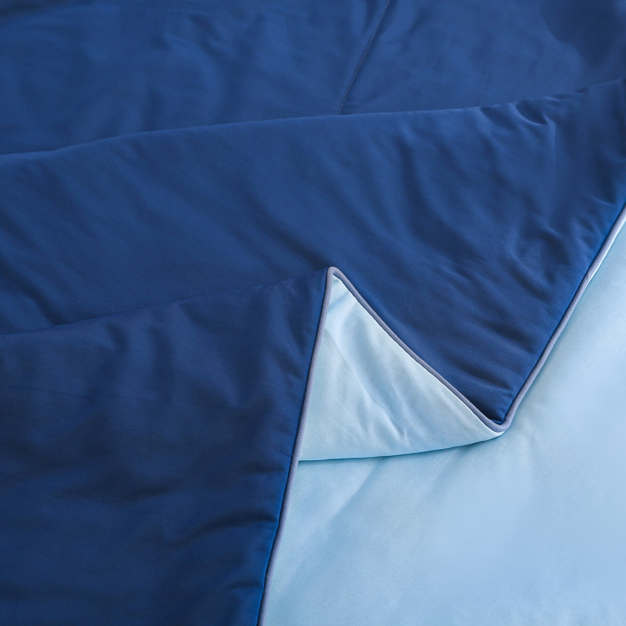 91家纺网 家纺一手货源 找家纺 天之悦家纺 2026新款A类冰淇淋冰皮小凉被夏被夏凉被空调被 深蓝+天蓝