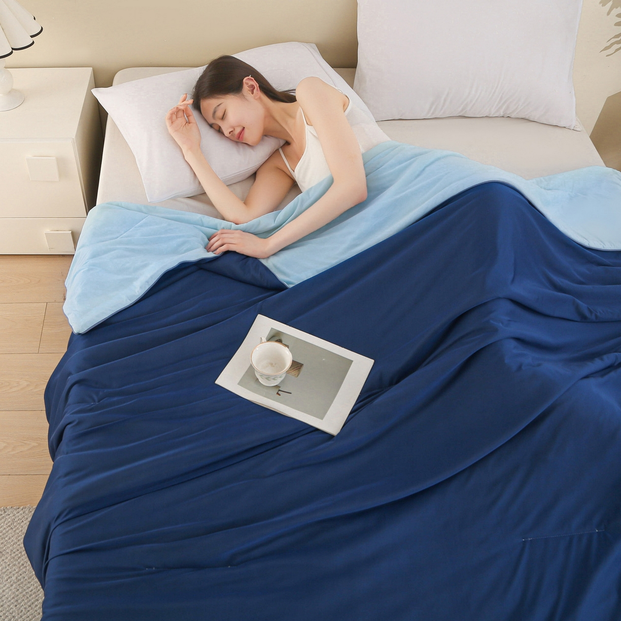 91家纺网 家纺一手货源 找家纺 天之悦家纺 2026新款A类冰淇淋冰皮小凉被夏被夏凉被空调被 深蓝+天蓝