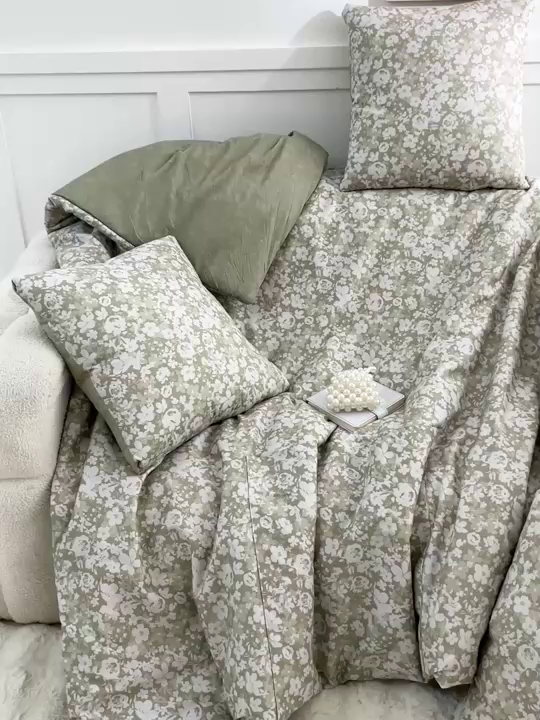 91家纺网 家纺一手货源 找家纺 多米家居 2025新款全棉口袋印花抱枕被 森境-绿