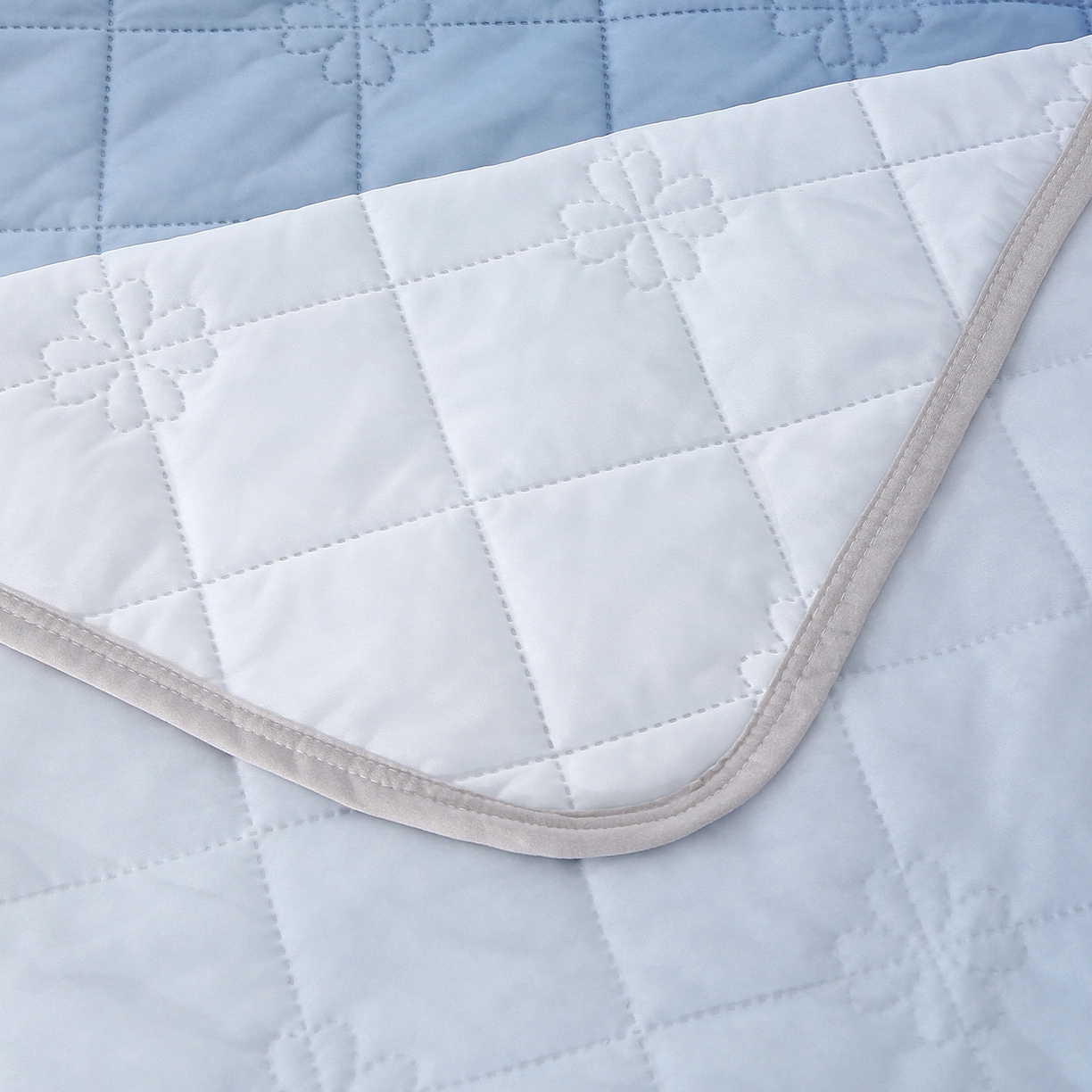 91家纺网 家纺一手货源 找家纺 天之悦家纺 2026新款夏季爆款涤氨凉感夏被夏凉被空调被 宝石蓝（浅变色）