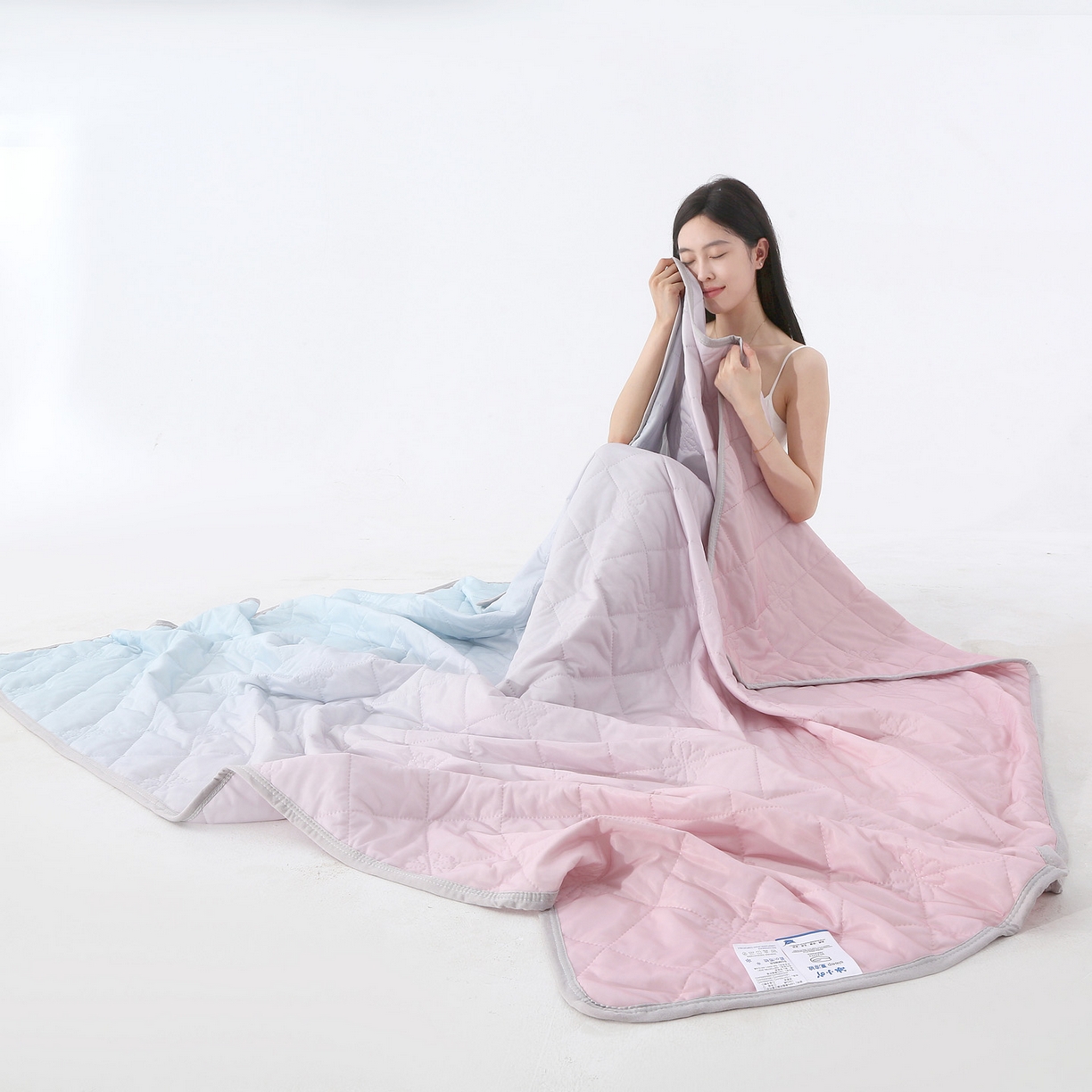 91家纺网 家纺一手货源 找家纺 天之悦家纺 2026新款夏季爆款涤氨凉感夏被夏凉被空调被 粉蓝色（浅变色）