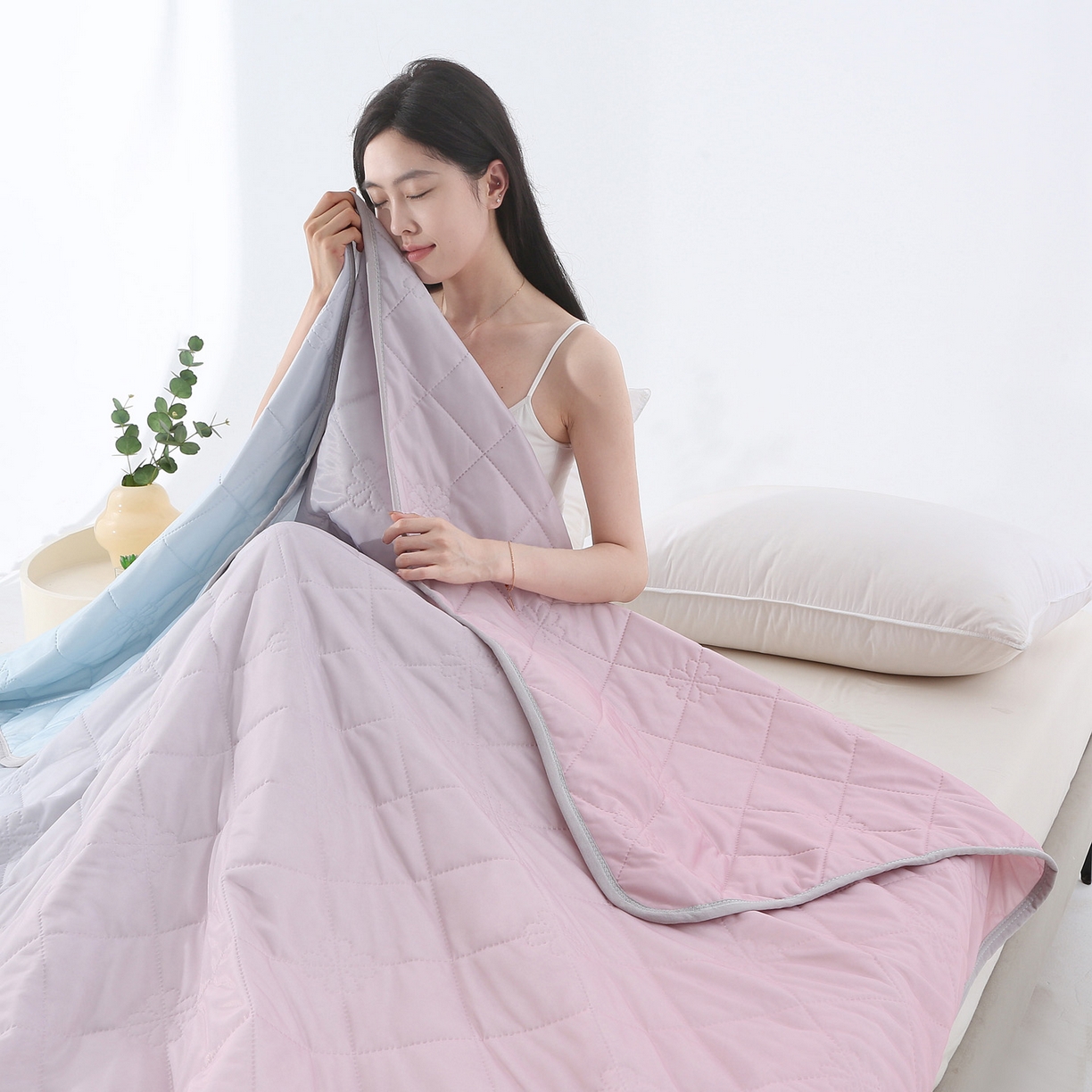 91家纺网 家纺一手货源 找家纺 天之悦家纺 2026新款夏季爆款涤氨凉感夏被夏凉被空调被 粉蓝色（浅变色）