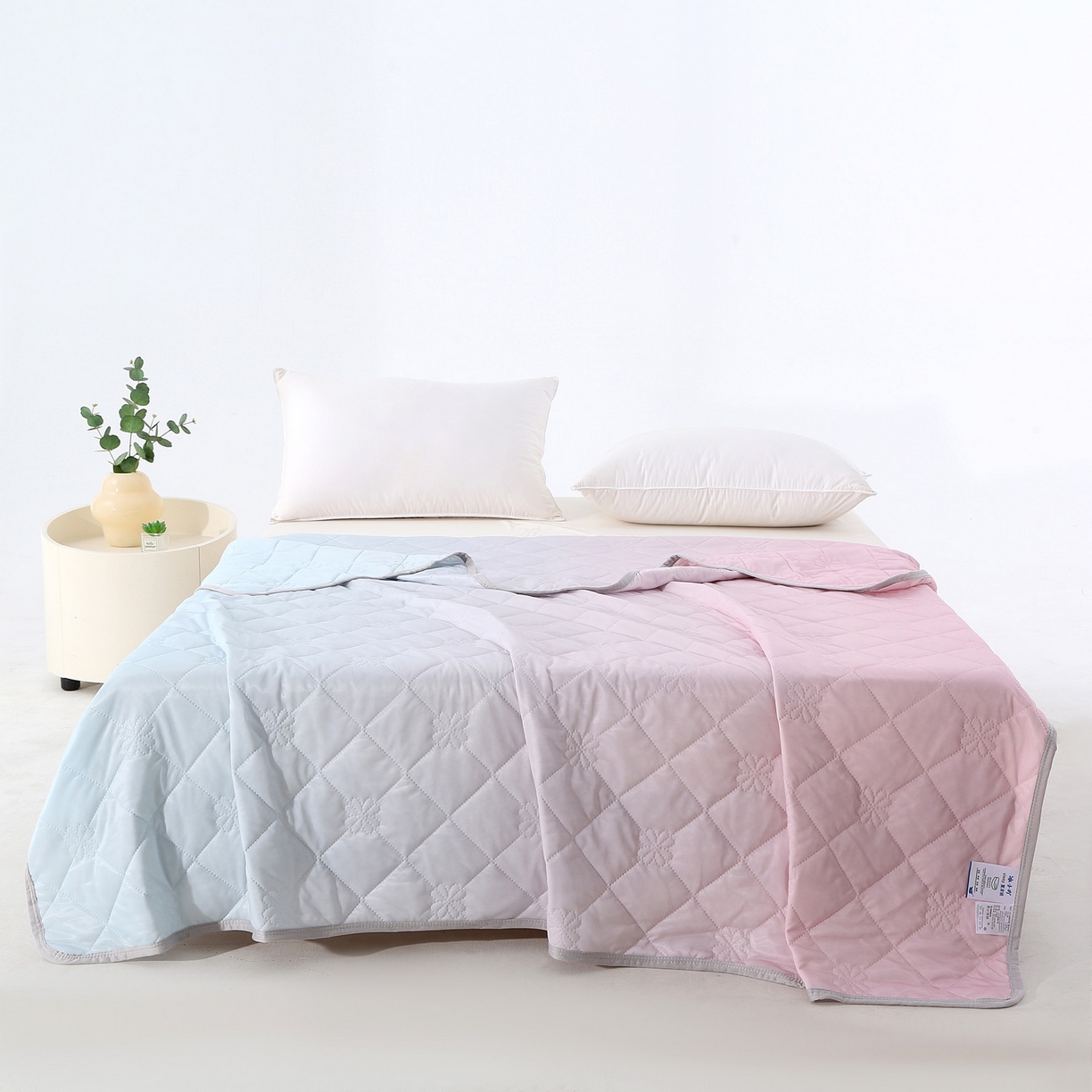 91家纺网 家纺一手货源 找家纺 天之悦家纺 2026新款夏季爆款涤氨凉感夏被夏凉被空调被 粉蓝色（浅变色）