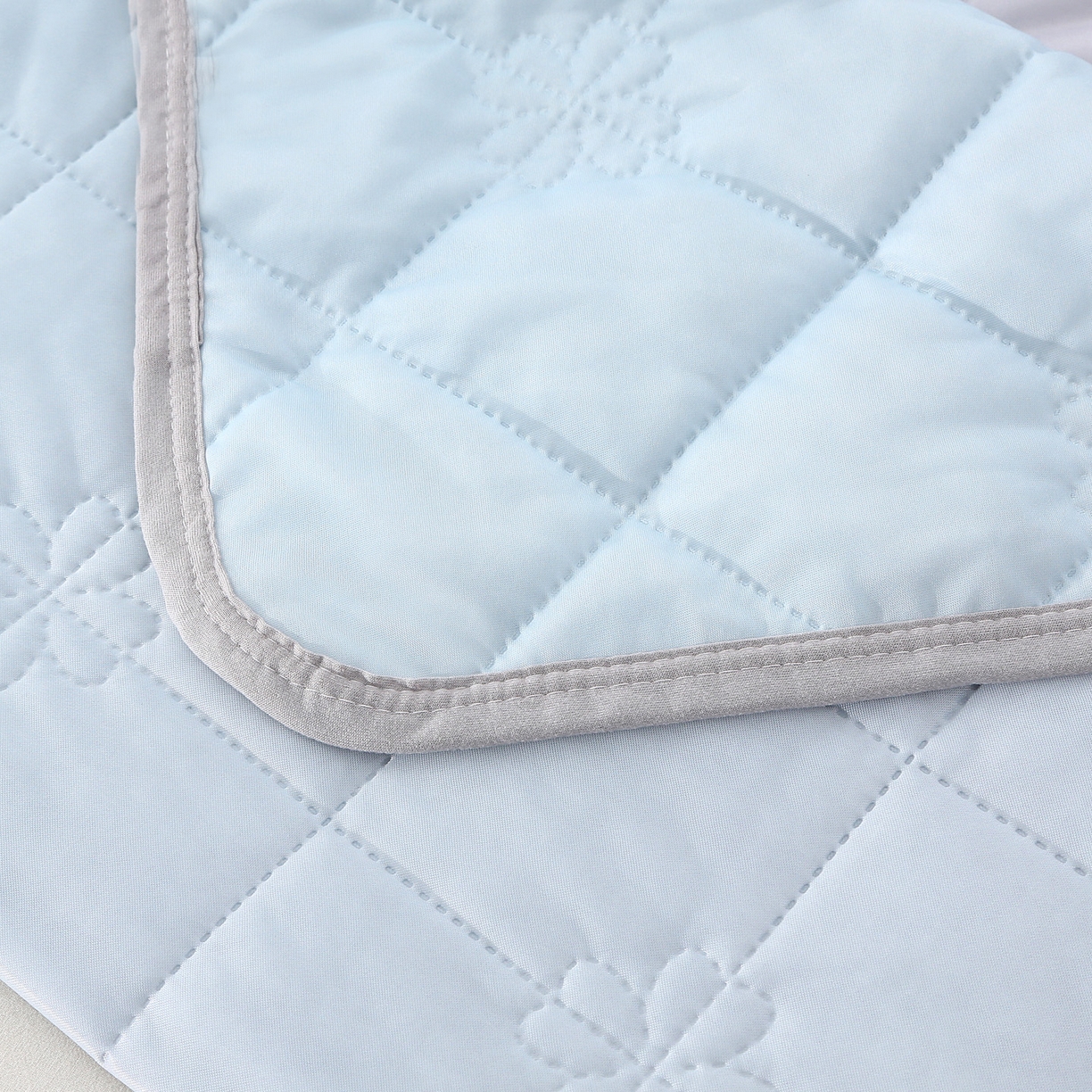 91家纺网 家纺一手货源 找家纺 天之悦家纺 2026新款夏季爆款涤氨凉感夏被夏凉被空调被 粉蓝色（浅变色）