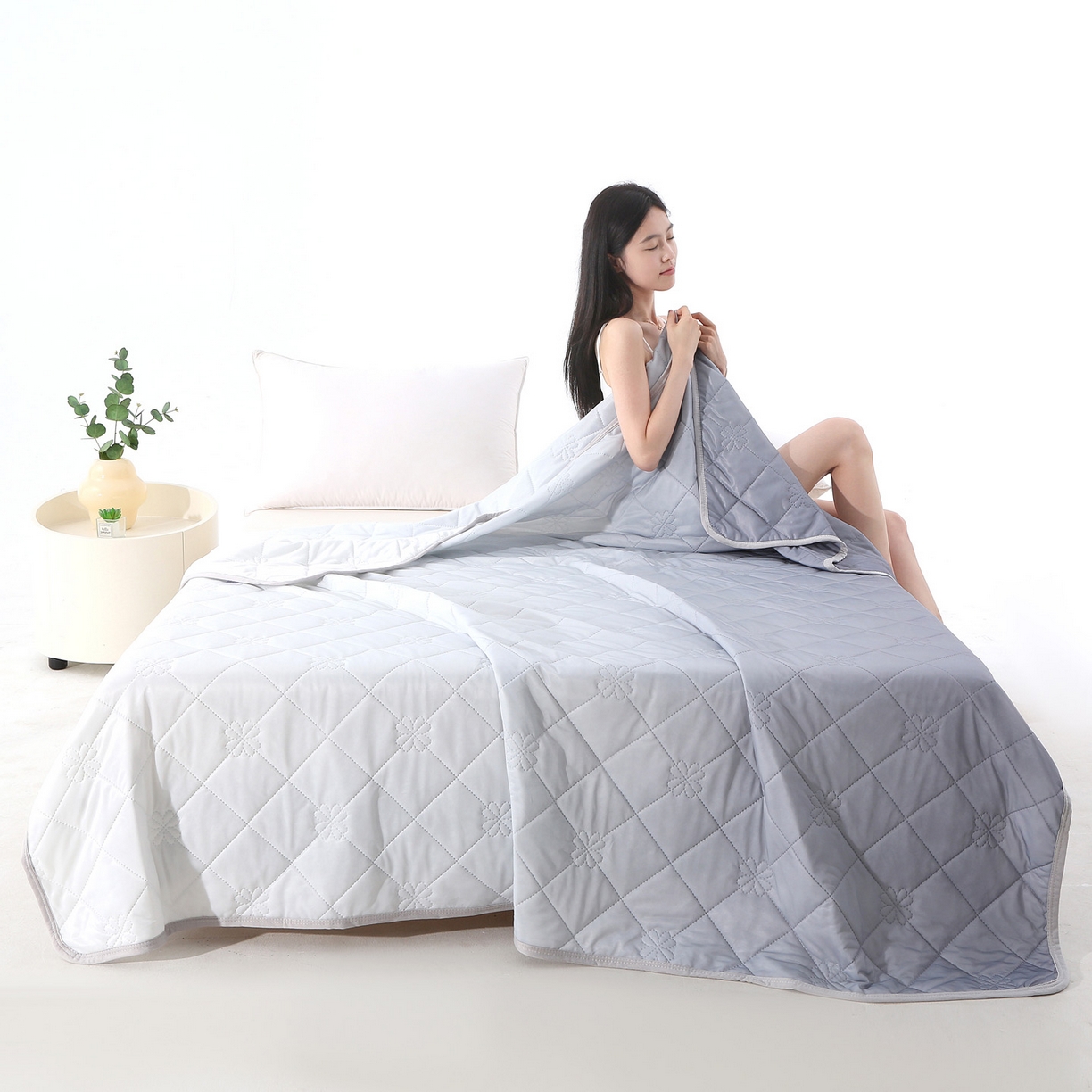 91家纺网 家纺一手货源 找家纺 天之悦家纺 2026新款夏季爆款涤氨凉感夏被夏凉被空调被 高级灰（浅变色）