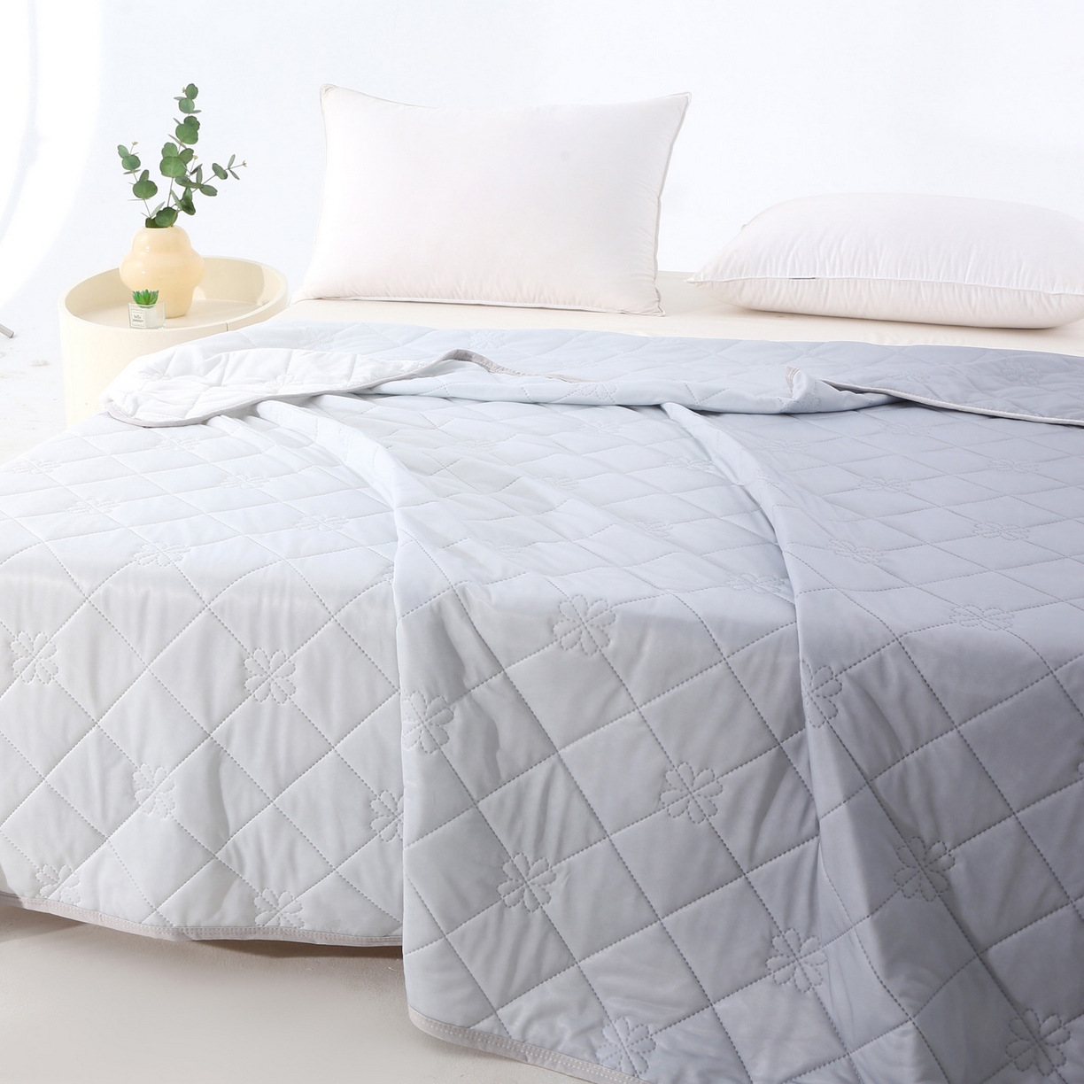 91家纺网 家纺一手货源 找家纺 天之悦家纺 2026新款夏季爆款涤氨凉感夏被夏凉被空调被 高级灰（浅变色）