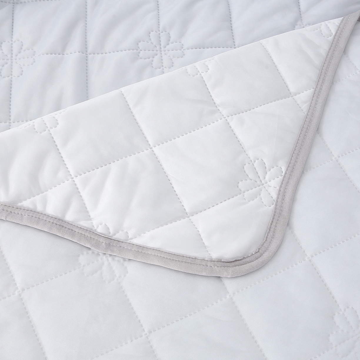 91家纺网 家纺一手货源 找家纺 天之悦家纺 2026新款夏季爆款涤氨凉感夏被夏凉被空调被 高级灰（浅变色）