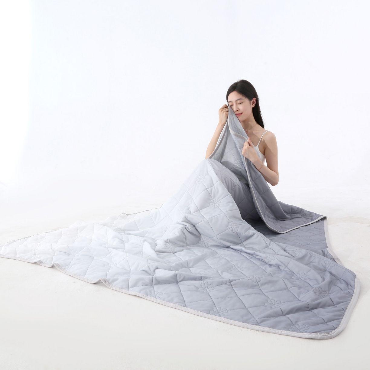 91家纺网 家纺一手货源 找家纺 天之悦家纺 2026新款夏季爆款涤氨凉感夏被夏凉被空调被 高级灰（浅变色）