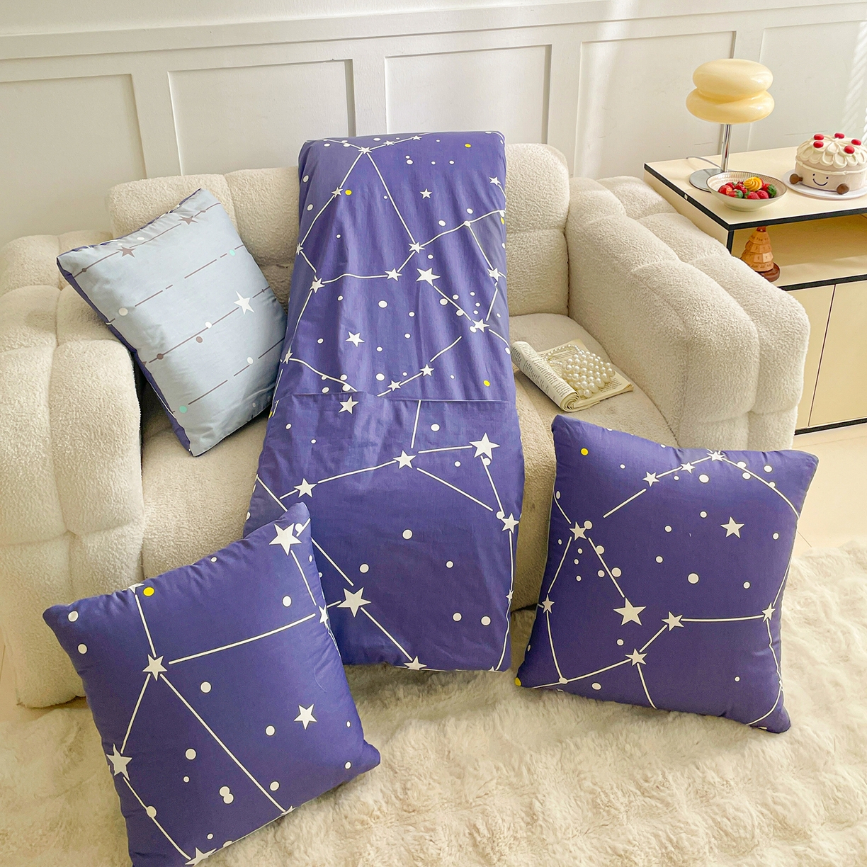 91家纺网 家纺一手货源 找家纺 多米家居 2025新款全棉口袋印花抱枕被 星星点点