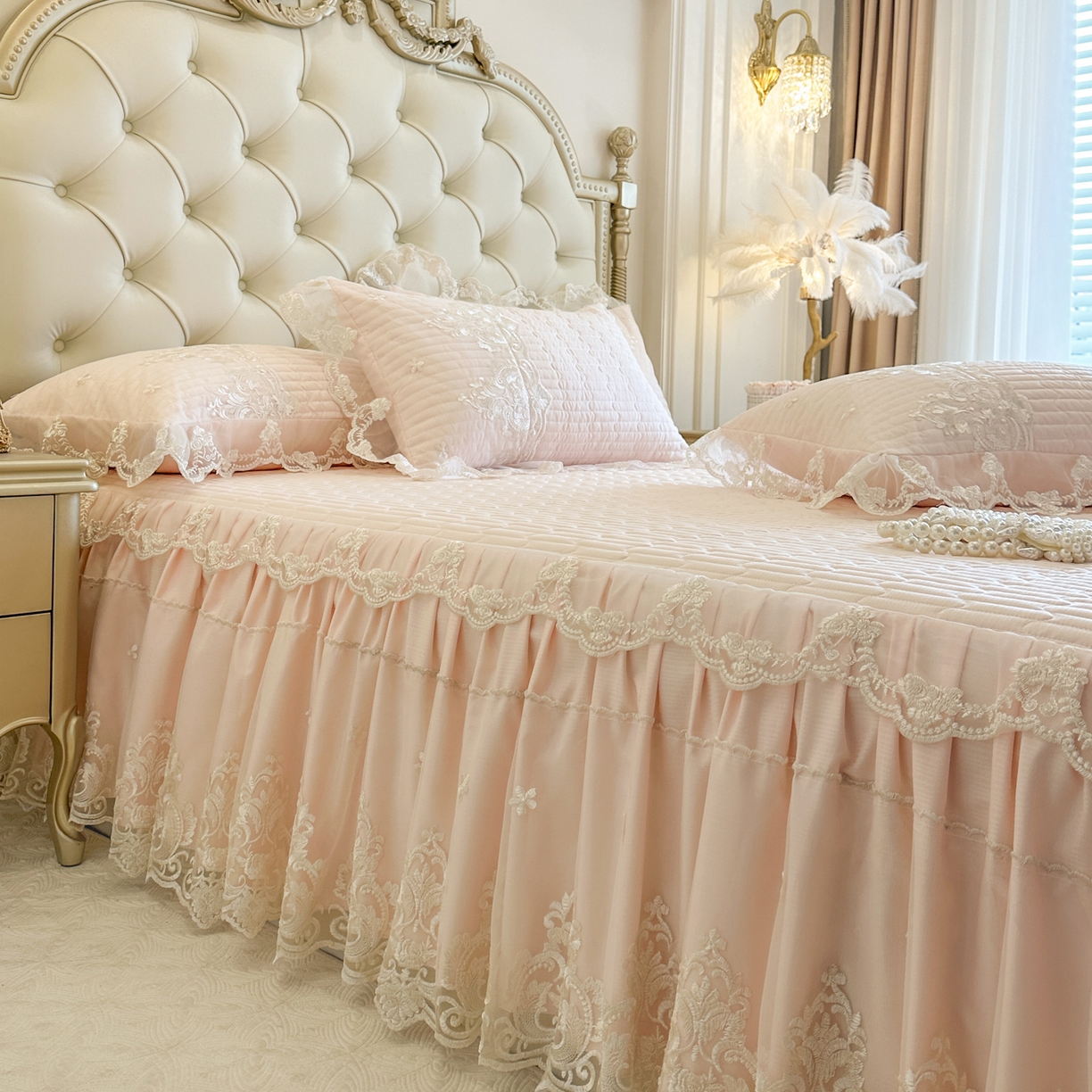 91家纺网 家纺一手货源 找家纺 恋尚 2026新款提花蕾丝夹棉单床裙单被套-安妮梦【控价床裙135起 床裙三件170起 四件270起】 安妮梦-清新粉