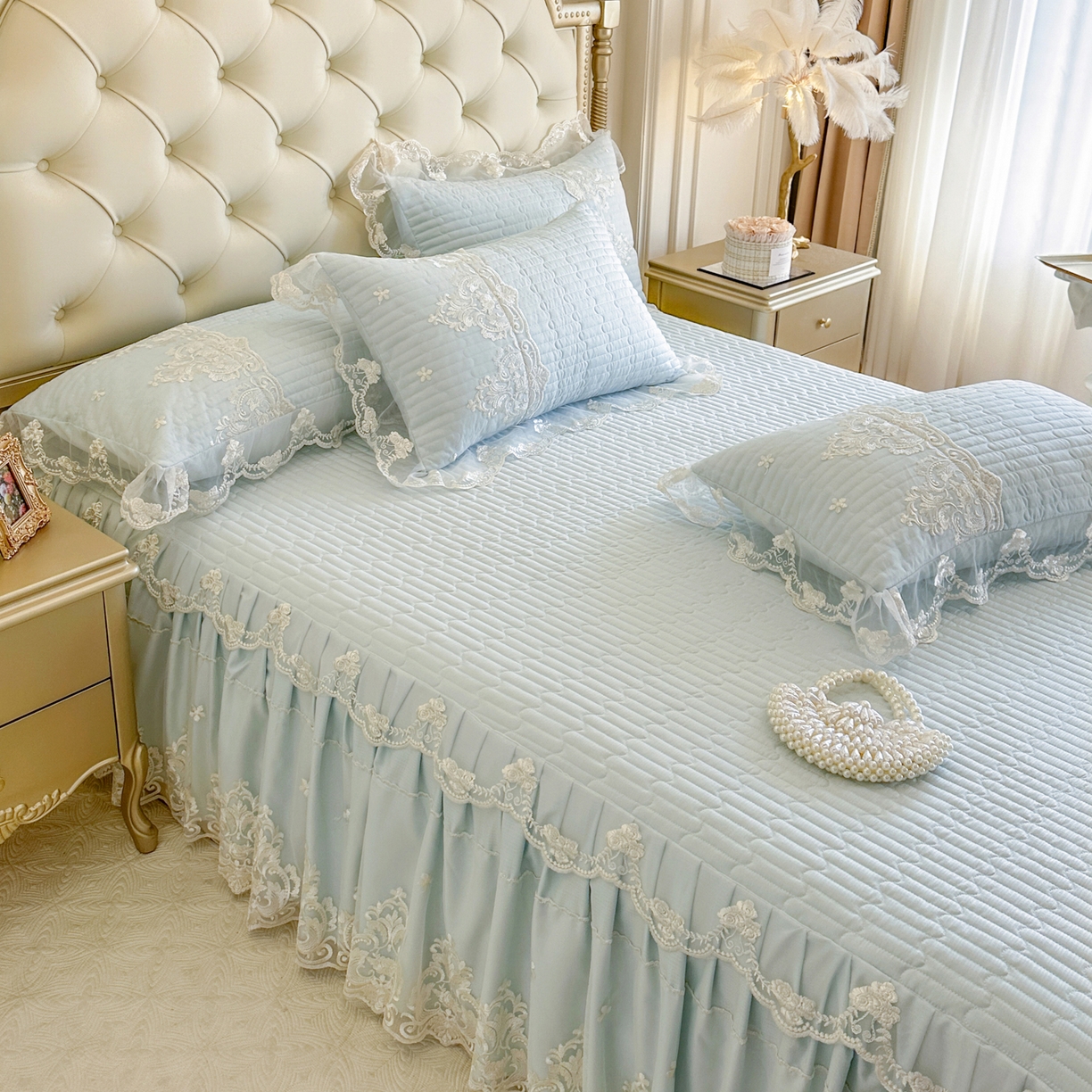 91家纺网 家纺一手货源 找家纺 恋尚 2026新款提花蕾丝夹棉单床裙单被套-安妮梦【控价床裙135起 床裙三件170起 四件270起】 安妮梦-水兰