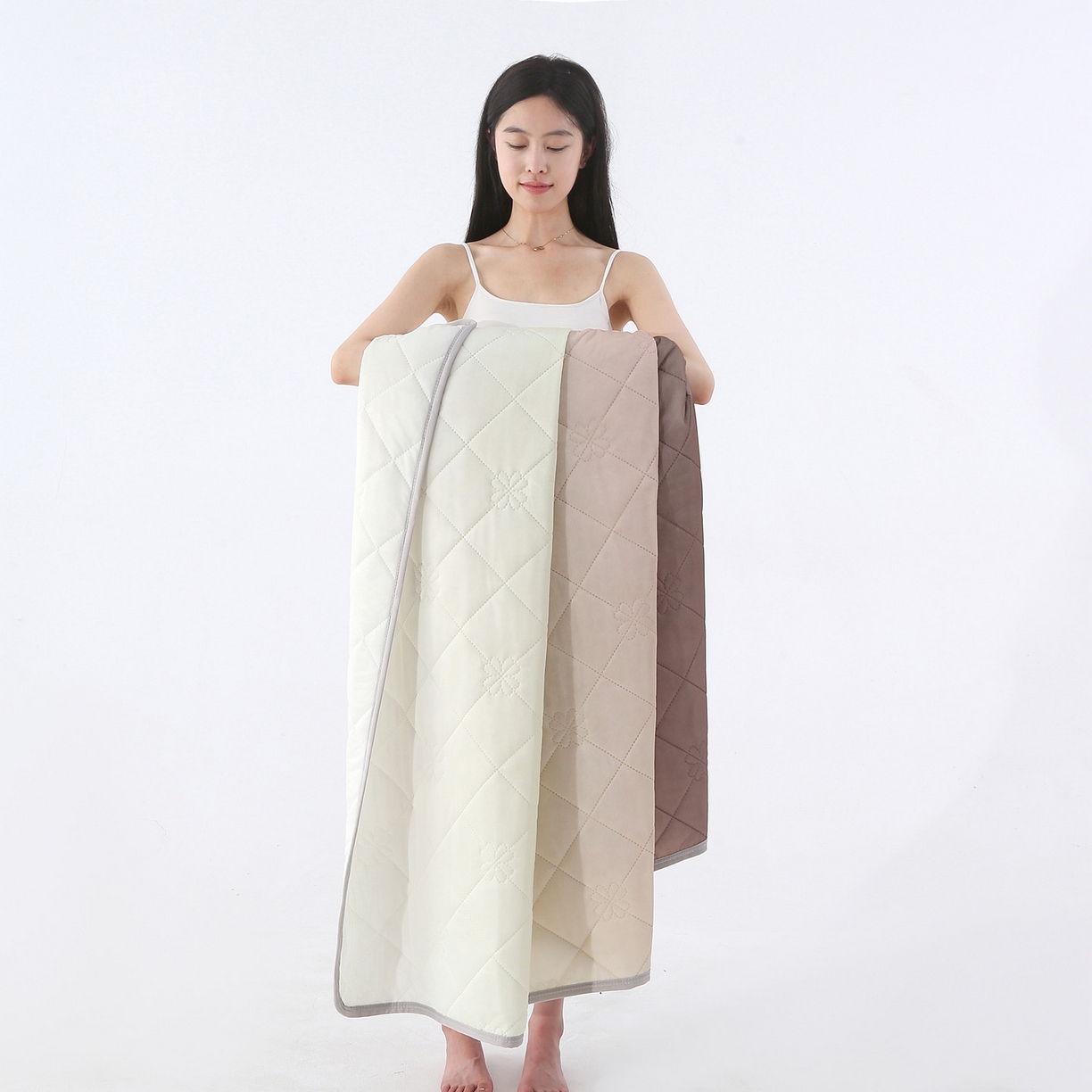 91家纺网 家纺一手货源 找家纺 天之悦家纺 2026新款夏季爆款涤氨凉感夏被夏凉被空调被 焦糖色（浅变色）