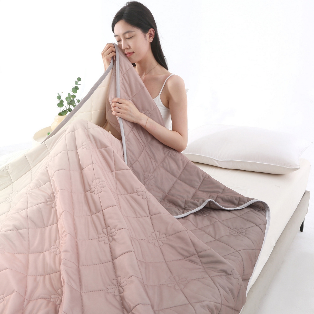 91家纺网 家纺一手货源 找家纺 天之悦家纺 2026新款夏季爆款涤氨凉感夏被夏凉被空调被 焦糖色（浅变色）