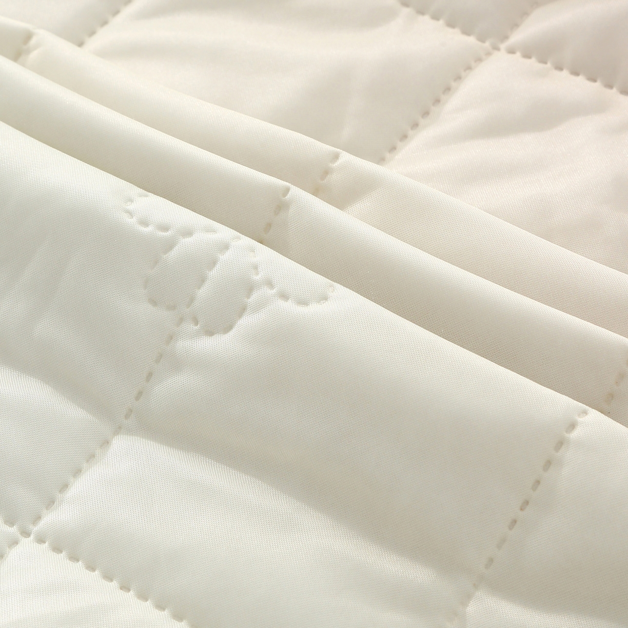 91家纺网 家纺一手货源 找家纺 天之悦家纺 2026新款夏季爆款涤氨凉感夏被夏凉被空调被 焦糖色（浅变色）