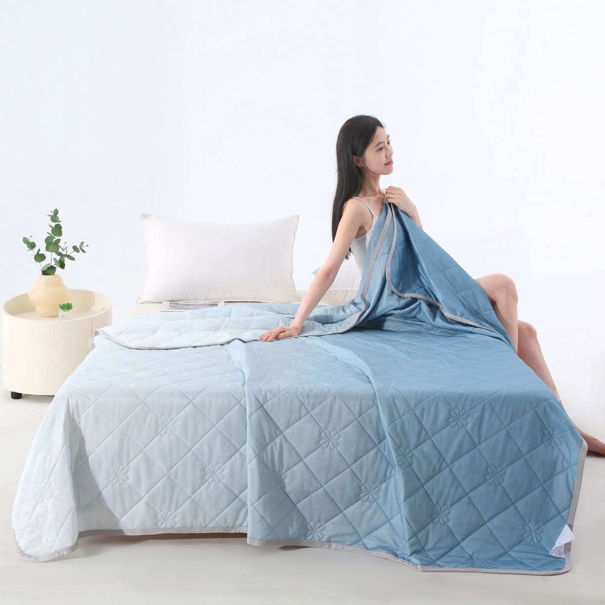 91家纺网 家纺一手货源 找家纺 天之悦家纺 2026新款夏季爆款涤氨凉感夏被夏凉被空调被 孔雀蓝（浅变色）