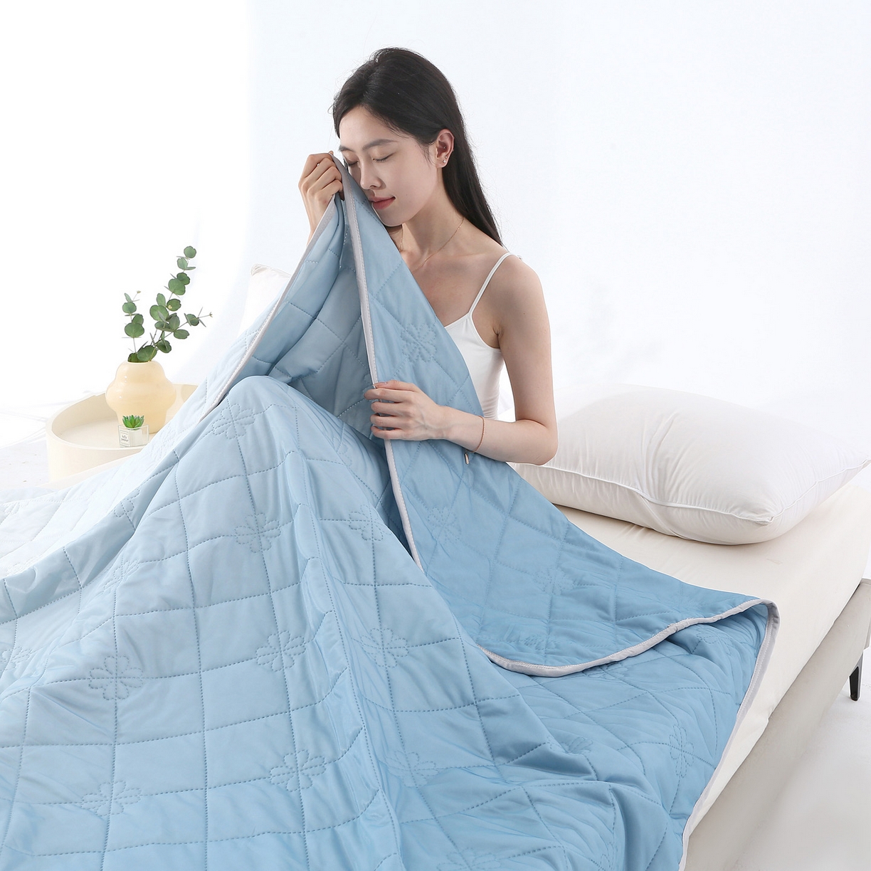 91家纺网 家纺一手货源 找家纺 天之悦家纺 2026新款夏季爆款涤氨凉感夏被夏凉被空调被 孔雀蓝（浅变色）