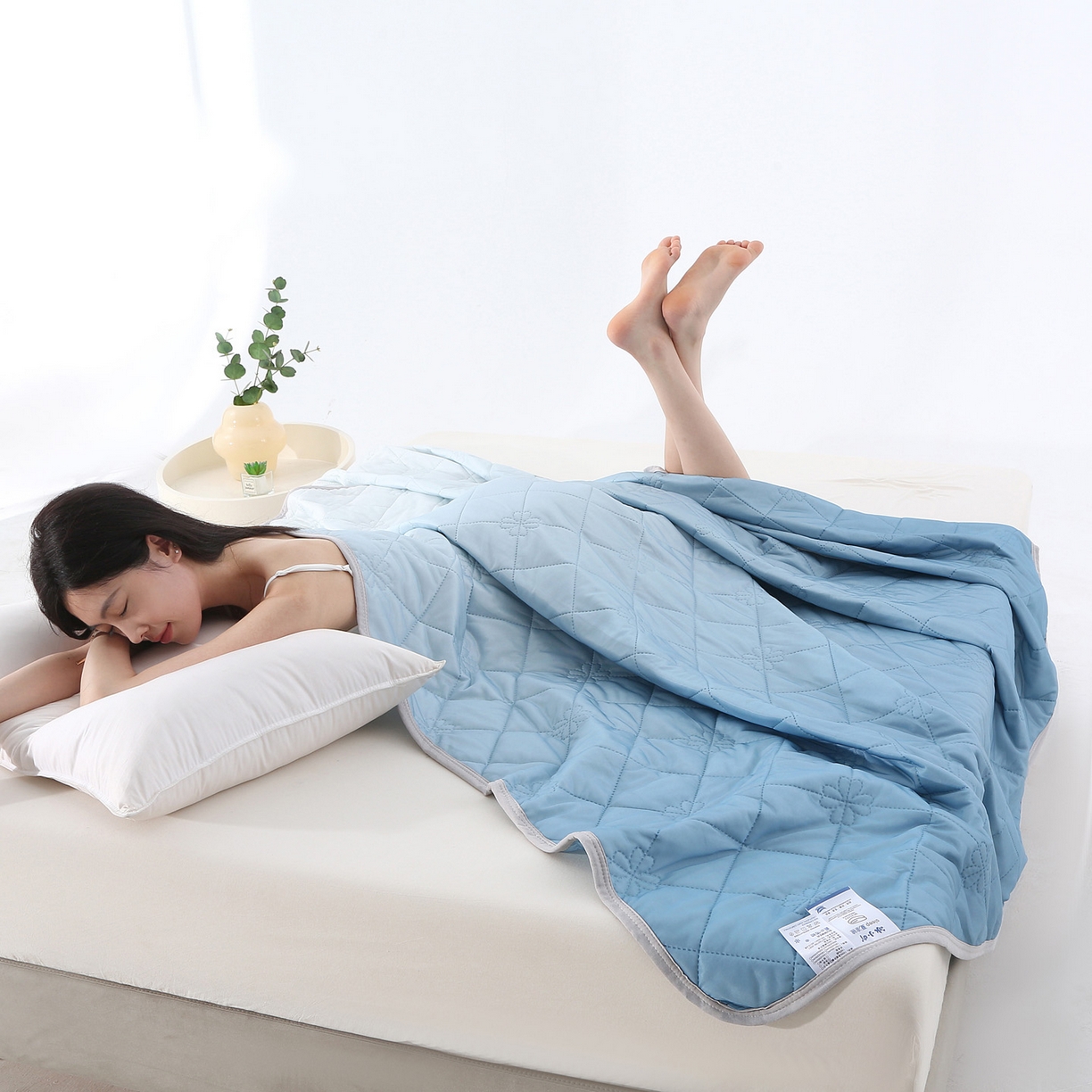 91家纺网 家纺一手货源 找家纺 天之悦家纺 2026新款夏季爆款涤氨凉感夏被夏凉被空调被 孔雀蓝（浅变色）