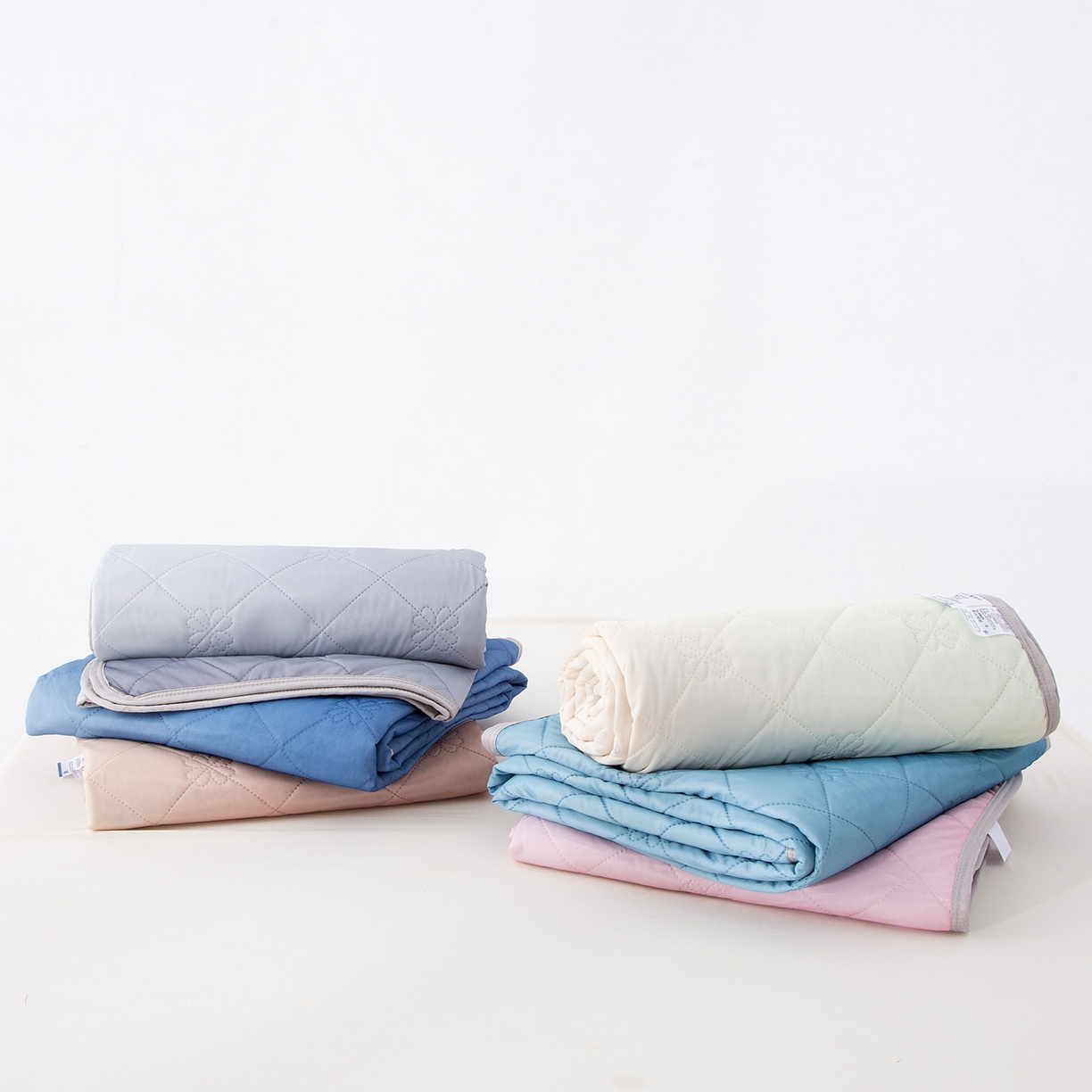91家纺网 家纺一手货源 找家纺 天之悦家纺 2026新款夏季爆款涤氨凉感夏被夏凉被空调被 孔雀蓝（浅变色）