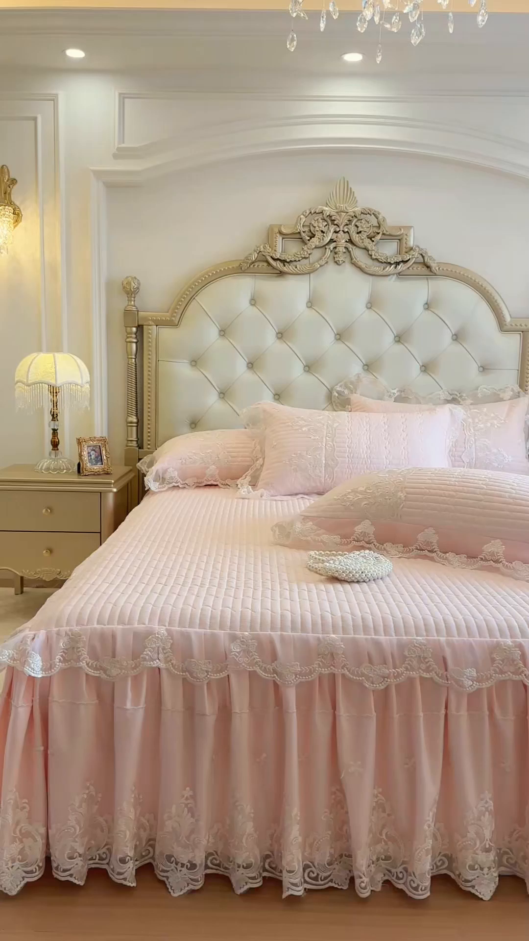 91家纺网 家纺一手货源 找家纺 恋尚 2026新款提花蕾丝夹棉单床裙单被套-安妮梦【控价床裙135起 床裙三件170起 四件270起】 安妮梦-清新粉