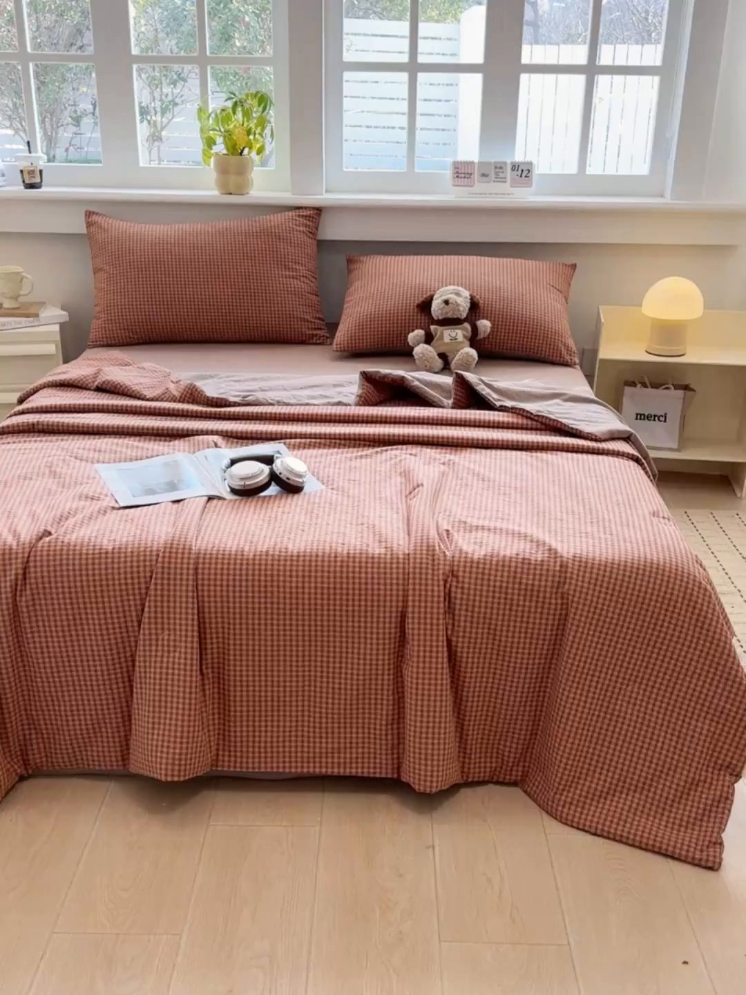 91家纺网 家纺一手货源 找家纺 梦依依 2026新款全棉色织水洗棉大豆被四件套系列 琥珀红
