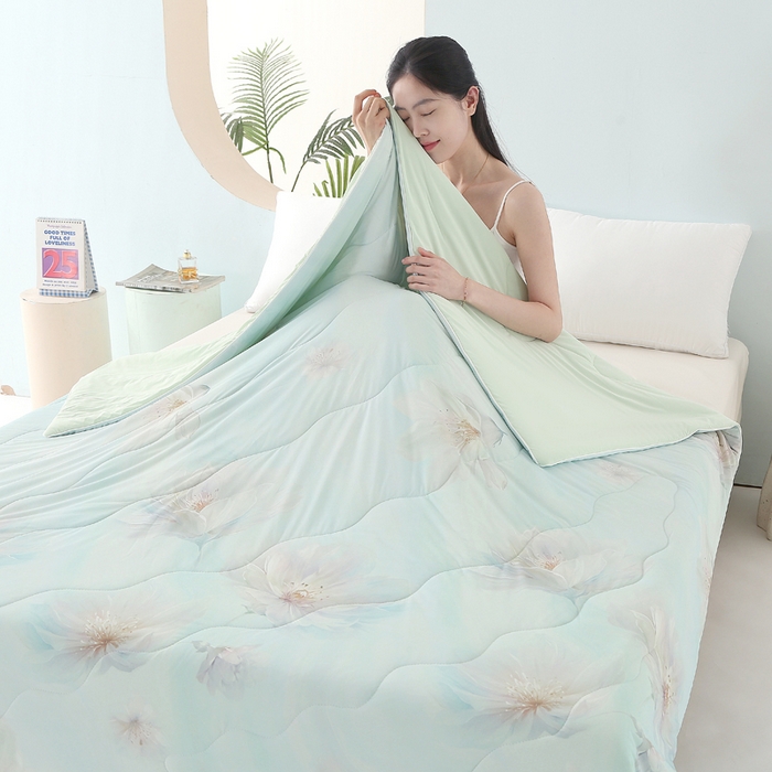 91家纺网 家纺一手货源 找家纺 天之悦家纺 2026新款夏被大版数码云母冰丝夏凉被空调被 初颜