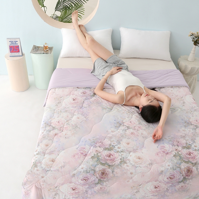 91家纺网 家纺一手货源 找家纺 天之悦家纺 2026新款夏被大版数码云母冰丝夏凉被空调被 花溪紫