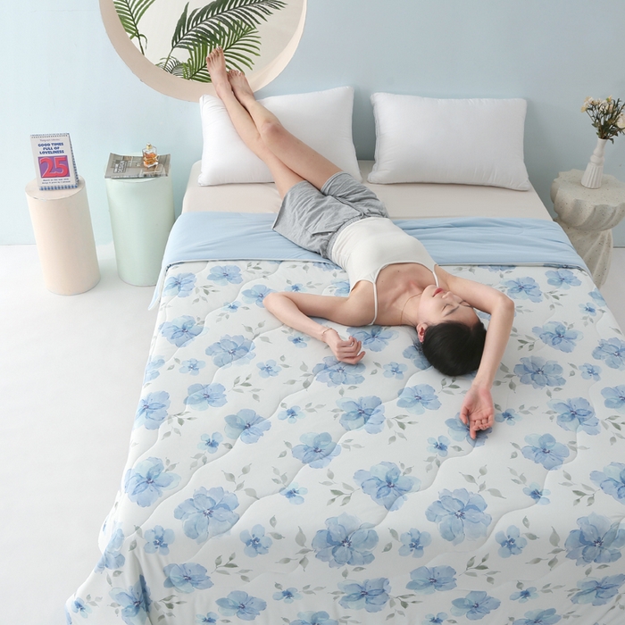 91家纺网 家纺一手货源 找家纺 天之悦家纺 2026新款夏被大版数码云母冰丝夏凉被空调被 美娜兰