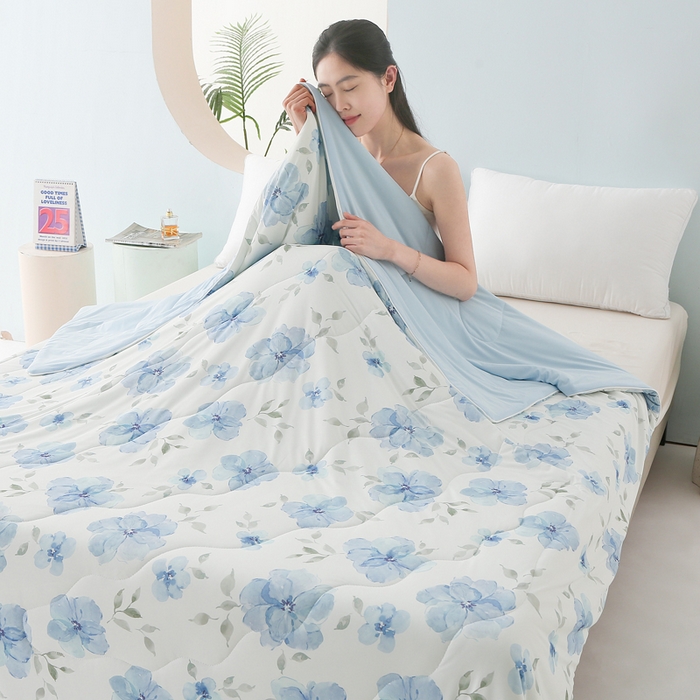 91家纺网 家纺一手货源 找家纺 天之悦家纺 2026新款夏被大版数码云母冰丝夏凉被空调被 美娜兰