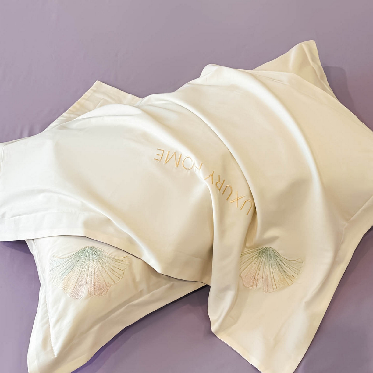 91家纺网 家纺一手货源 找家纺 犇牛仓储供应链 2026新款A类全棉刺绣四件套-花漾 花漾-云母白+梦幻紫