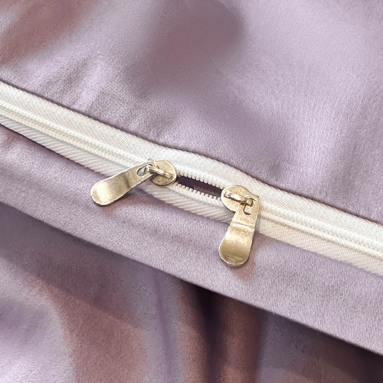 91家纺网 家纺一手货源 找家纺 犇牛仓储供应链 2026新款A类全棉刺绣四件套-花漾 花漾-云母白+梦幻紫