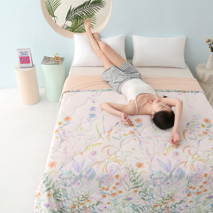 91家纺网 家纺一手货源 找家纺 天之悦家纺 2026新款夏被大版数码云母冰丝夏凉被空调被 柔玉粉