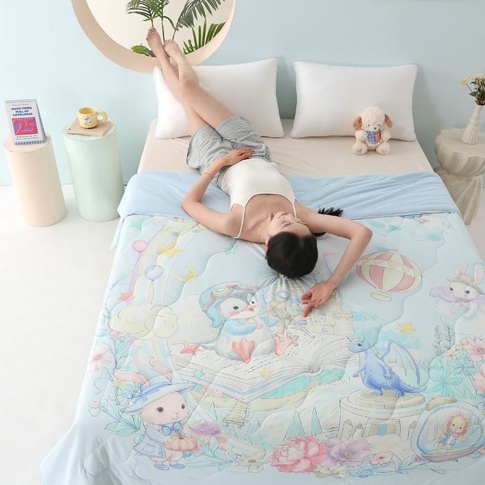 91家纺网 家纺一手货源 找家纺 天之悦家纺 2026新款夏被大版数码云母冰丝夏凉被空调被 天空之城