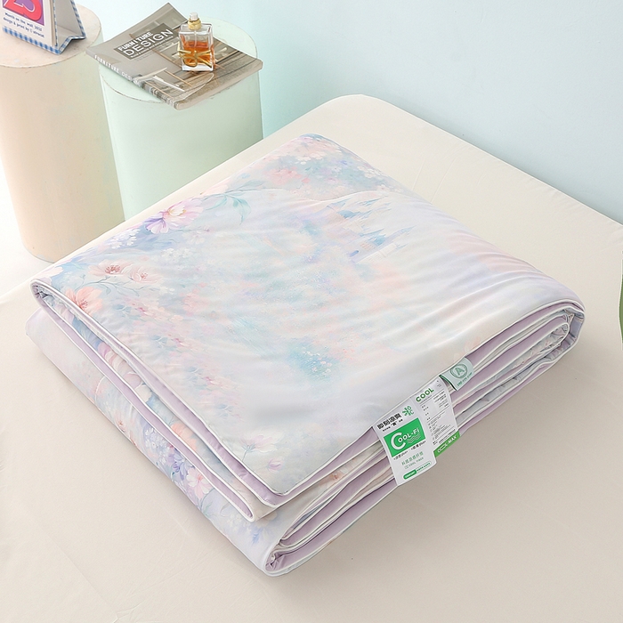 91家纺网 家纺一手货源 找家纺 天之悦家纺 2026新款夏被大版数码云母冰丝夏凉被空调被 云雾冲紫