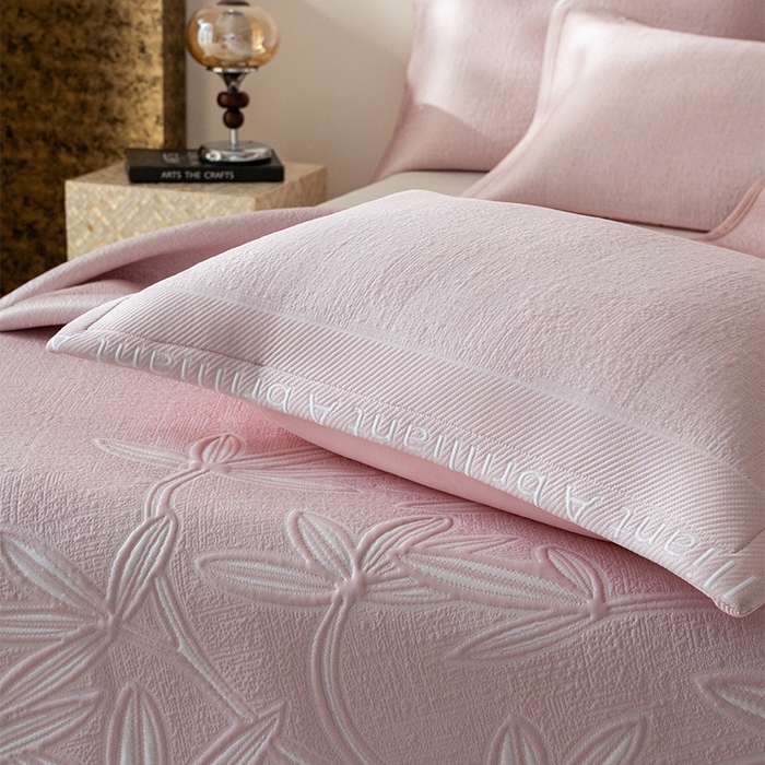 91家纺网 家纺一手货源 找家纺 红夫人2026新款PE凉感豆豆提花凉席-清雅 柔粉