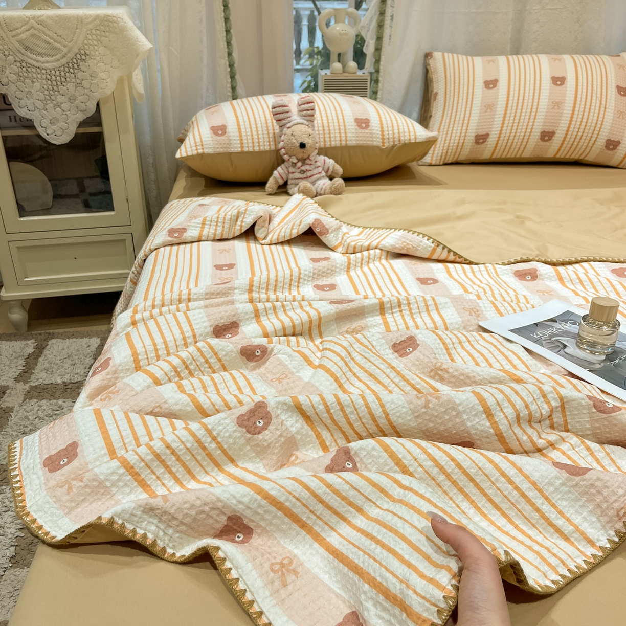 91家纺网 家纺一手货源 找家纺 一加一 2026春夏新款全棉立体华夫格数码印花大豆夏被四件套 比尔熊