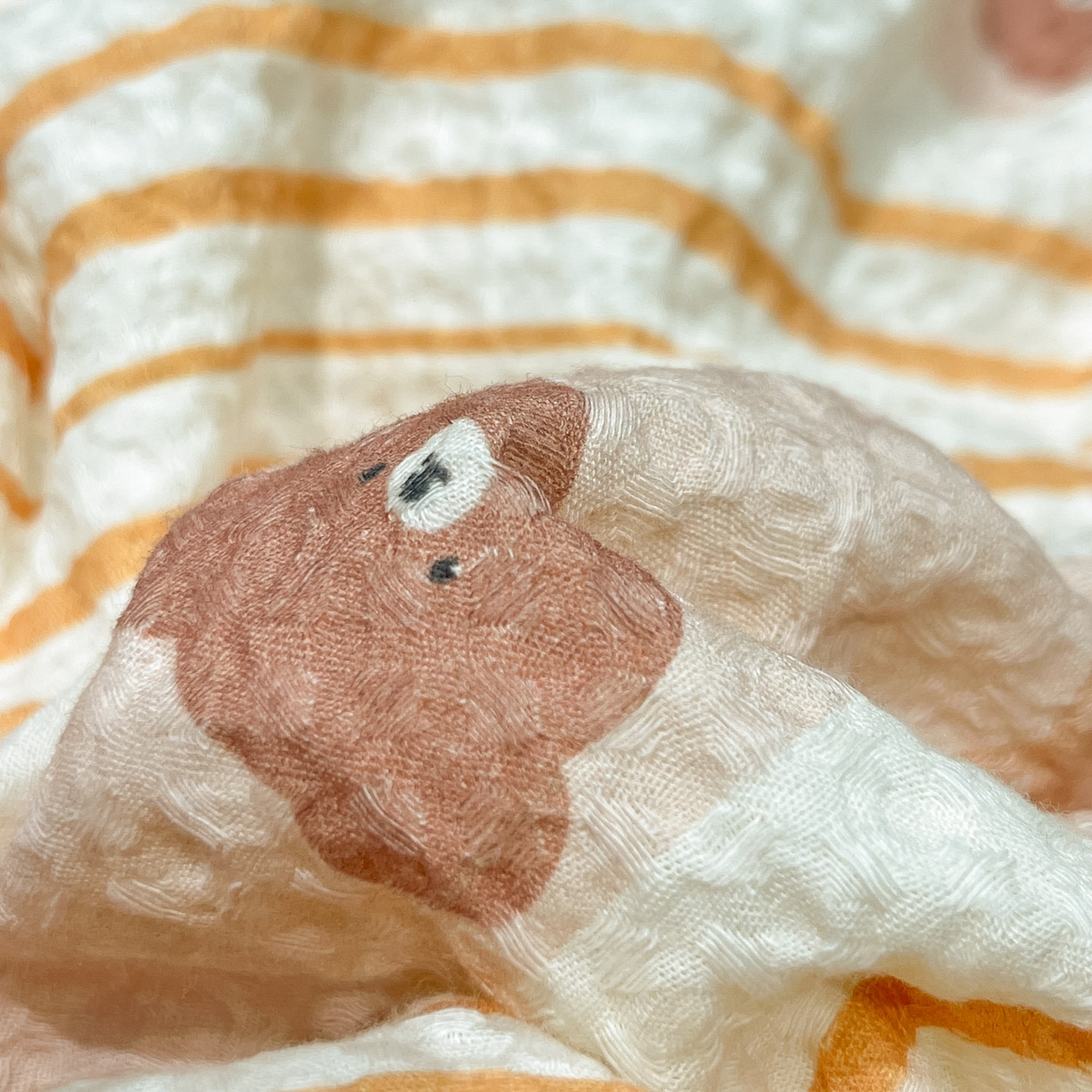 91家纺网 家纺一手货源 找家纺 一加一 2026春夏新款全棉立体华夫格数码印花大豆夏被四件套 比尔熊