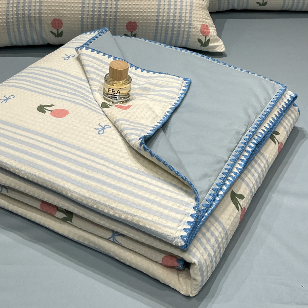 一加一 2026春夏新款全棉立体华夫格数码印花大豆夏被四件套 彩虹花园