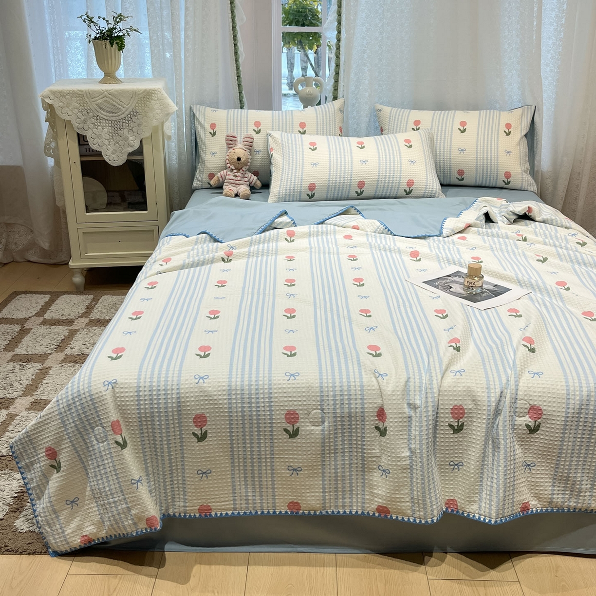 91家纺网 家纺一手货源 找家纺 一加一 2026春夏新款全棉立体华夫格数码印花大豆夏被四件套 彩虹花园