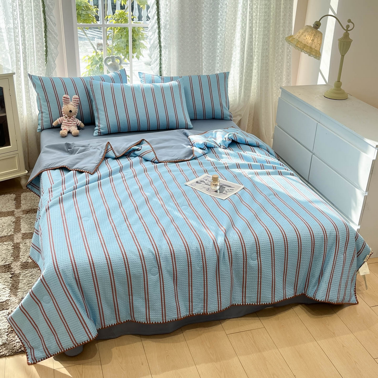 91家纺网 家纺一手货源 找家纺 一加一 2026春夏新款全棉立体华夫格数码印花大豆夏被四件套 风月蓝