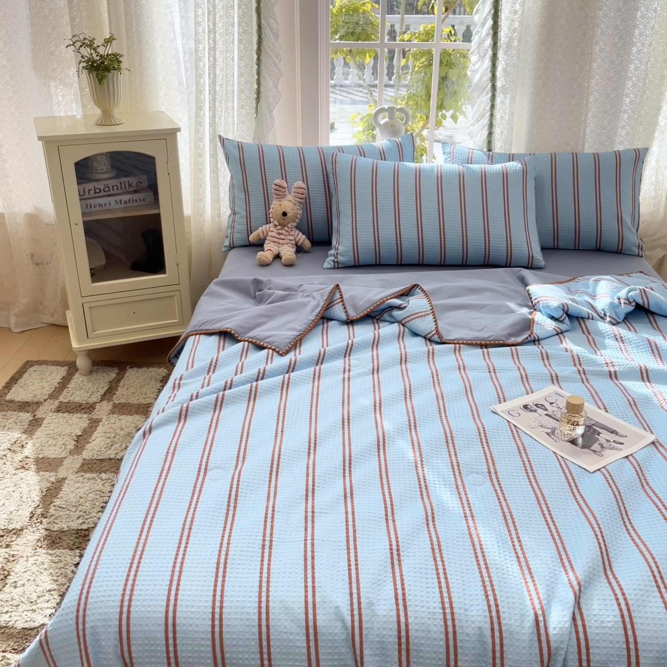 91家纺网 家纺一手货源 找家纺 一加一 2026春夏新款全棉立体华夫格数码印花大豆夏被四件套 风月蓝