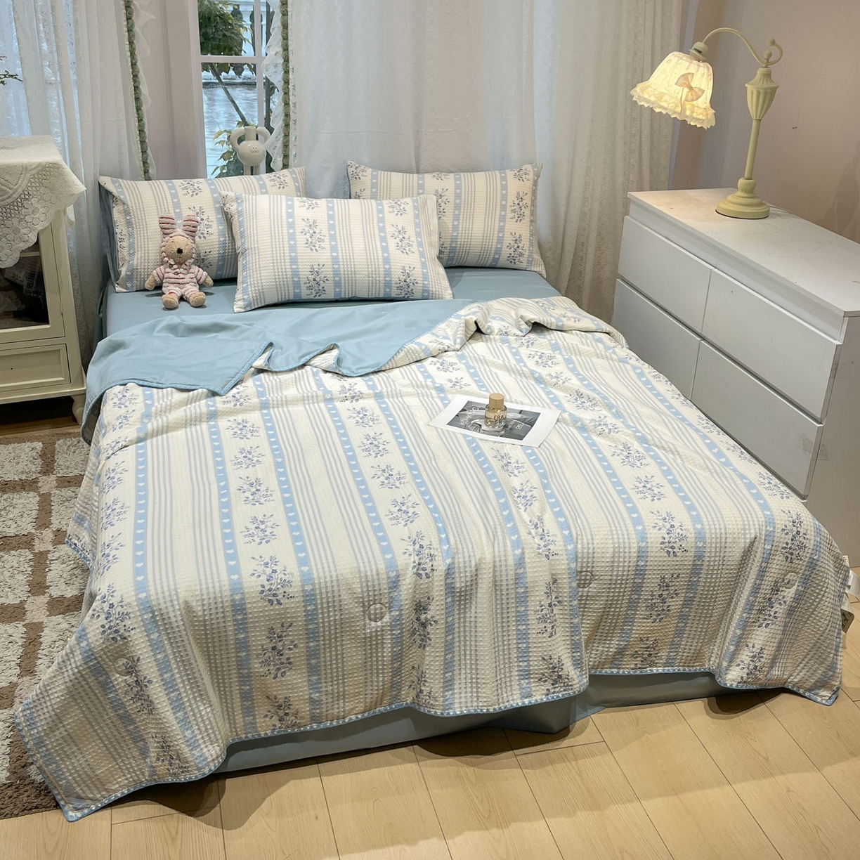 91家纺网 家纺一手货源 找家纺 一加一 2026春夏新款全棉立体华夫格数码印花大豆夏被四件套 花绮梦