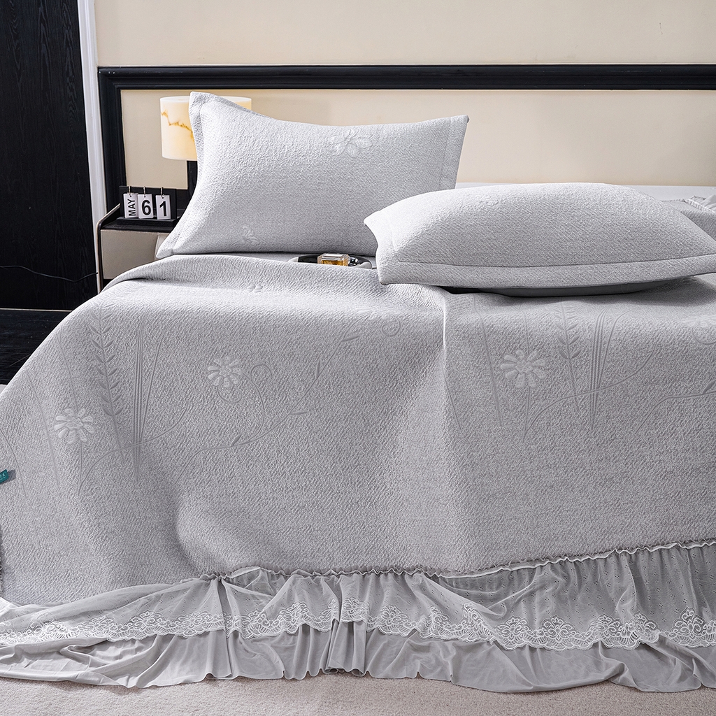 91家纺网 家纺一手货源 找家纺 青雅席业 2026年新款A类提花工艺（提花双面）凉感豆豆席床裙款 床单款-雾里看花-灰
