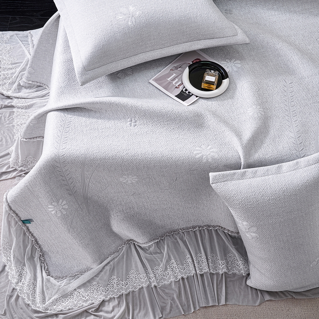 91家纺网 家纺一手货源 找家纺 青雅席业 2026年新款A类提花工艺（提花双面）凉感豆豆席床裙款 床单款-雾里看花-灰