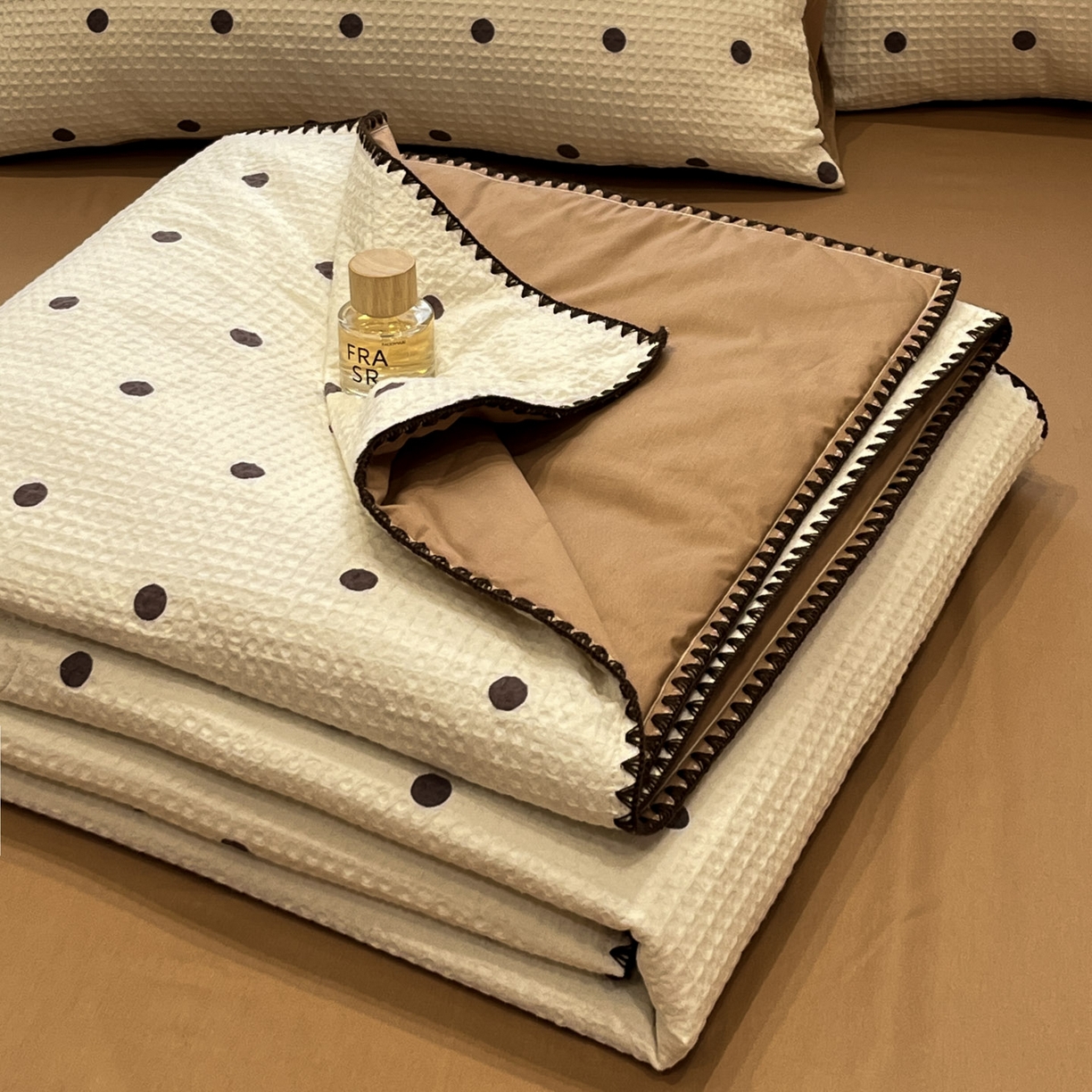 一加一 2026春夏新款全棉立体华夫格数码印花大豆夏被四件套 卡布白