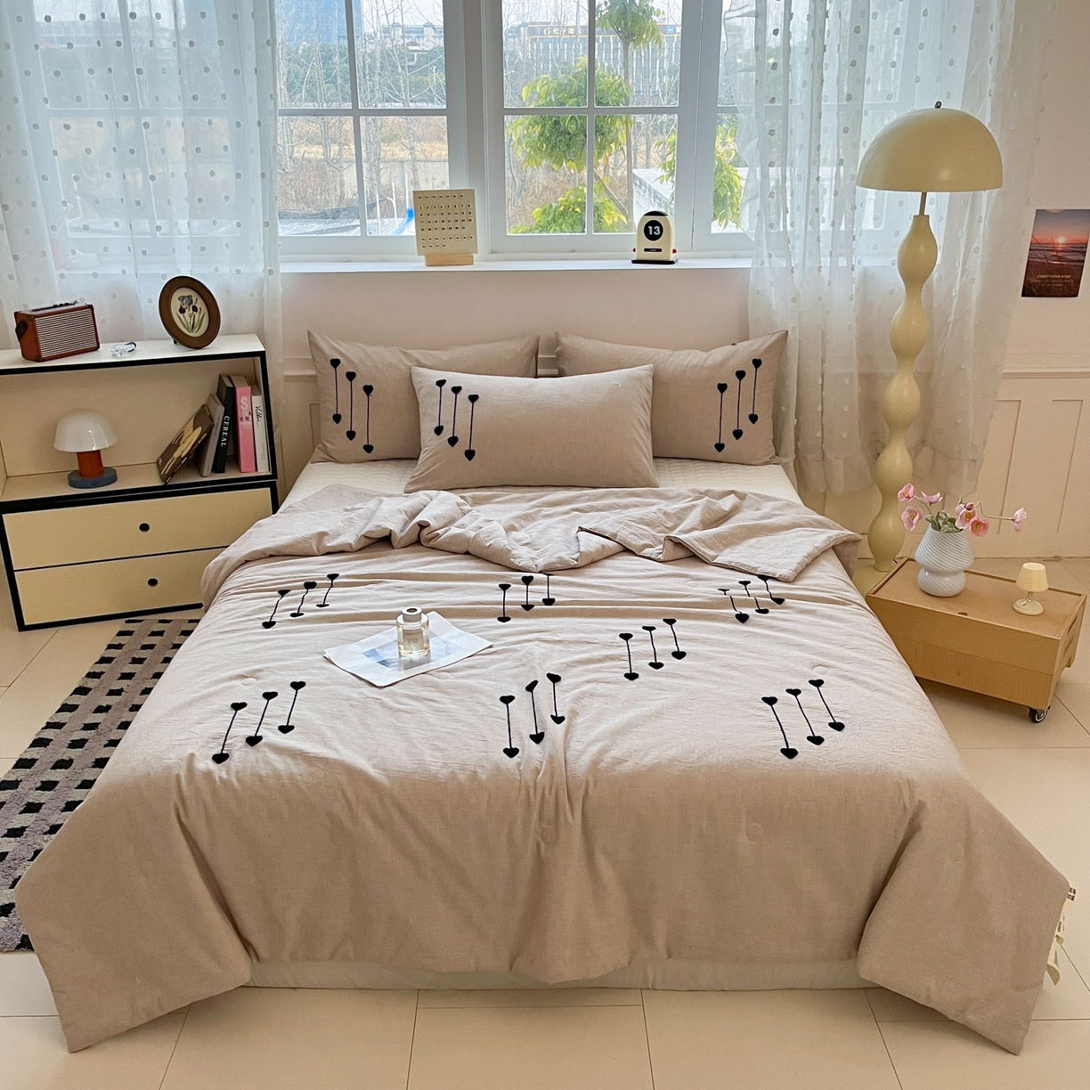 91家纺网 家纺一手货源 找家纺 一加一 2026春夏新款全棉纯棉色织水洗棉麻毛巾绣大豆夏被-心心相依 棉麻音符-卡其