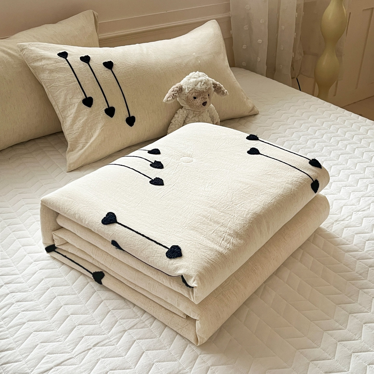 91家纺网 家纺一手货源 找家纺 一加一 2026春夏新款全棉纯棉色织水洗棉麻毛巾绣大豆夏被-心心相依 棉麻音符-奶白