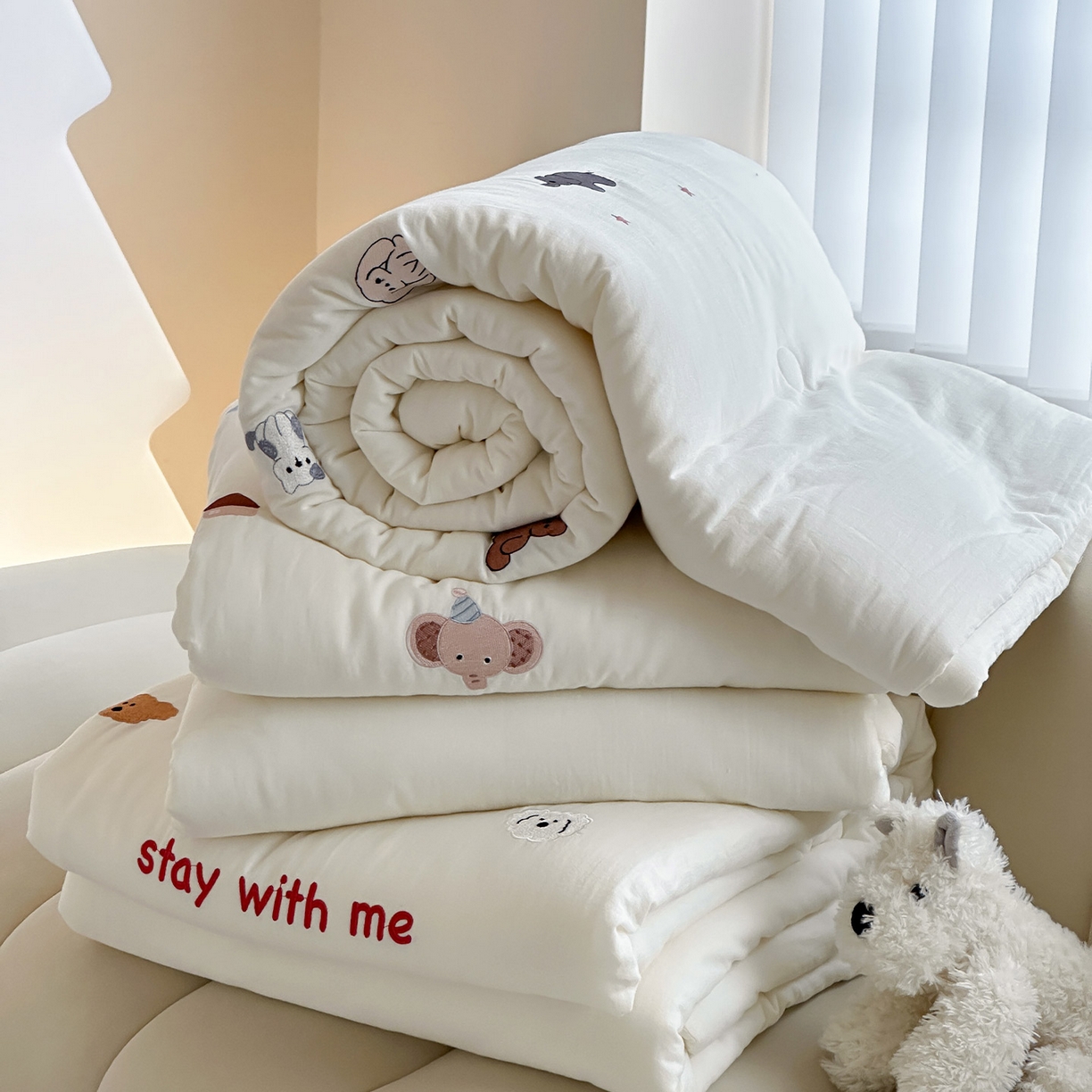 91家纺网 家纺一手货源 找家纺 一加一 2026春夏新款双层纱刺绣大豆夏被-棉纱萌趣 组合图仅供展示不可下单