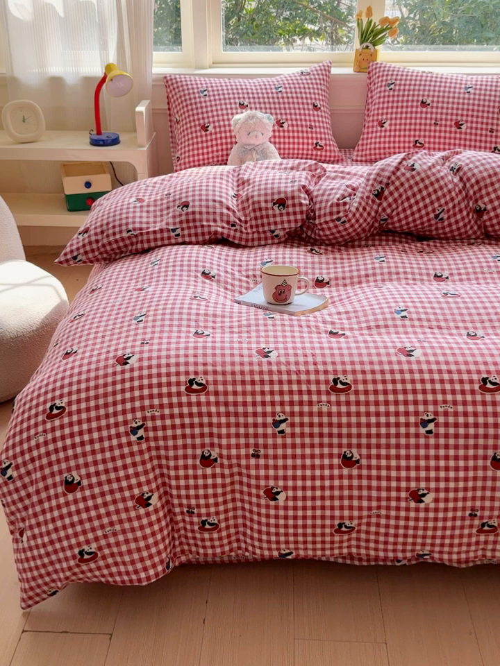 91家纺网 家纺一手货源 找家纺 感遇家纺 2026春夏新款双层纱全棉纯棉系列四件套-第一批 红格熊猫