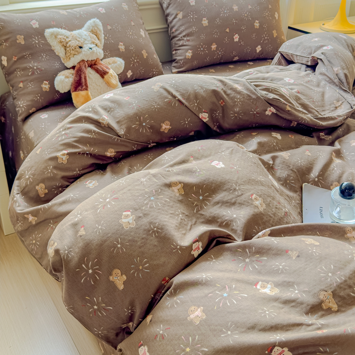 91家纺网 家纺一手货源 找家纺 感遇家纺 2026春夏新款双层纱全棉纯棉系列四件套-第一批 姜饼人